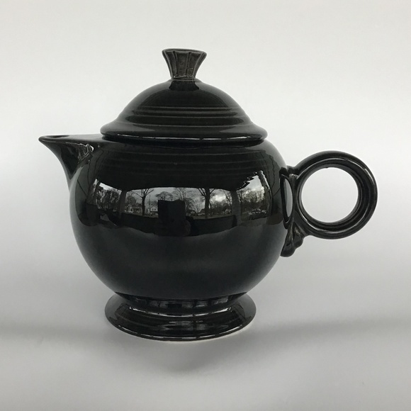 Vintage Fiesta Black Teapot with Lid Excellent Condition - Picture 1 of 13